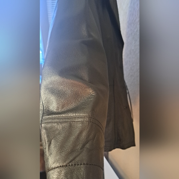 Womens Black Leather Jacket size large - Picture 7 of 8